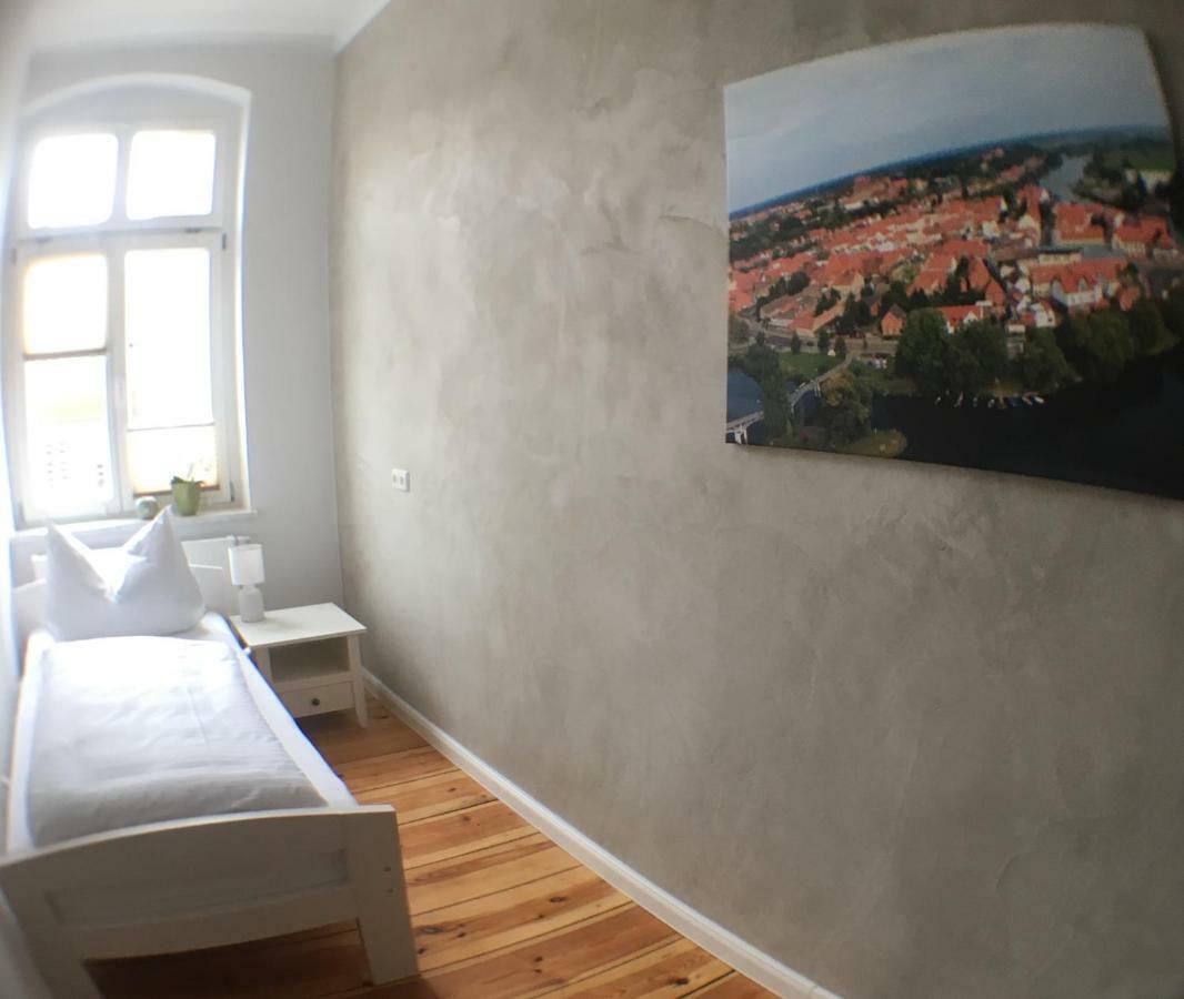 Das Bilderbuchcafe - Ferien - Apartment No 3 - Markt 7 Хафельберг Экстерьер фото